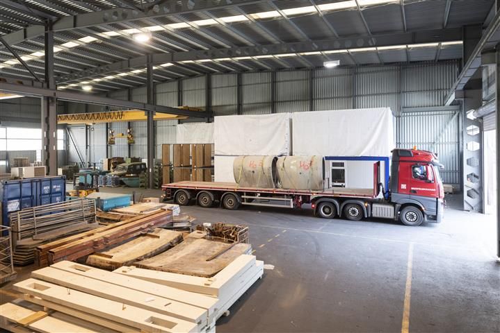 Bei uns kann man nicht nur Lagerhallen mieten. Wir bitten auch die Logistik dazu!