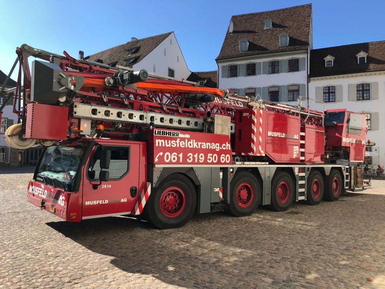 Münsterhofplatz, Basel - versetzten einer Hebebühne mit MK 140 plus
